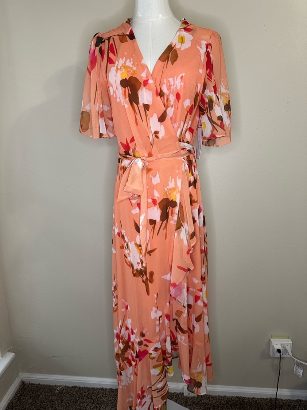 NWT Premier Amour Peach Colored Wrap Dress Size 4